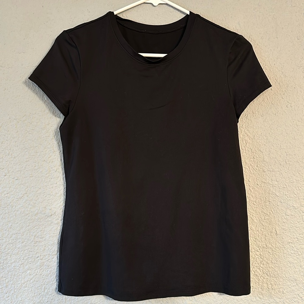 Alo short sleeve shirt